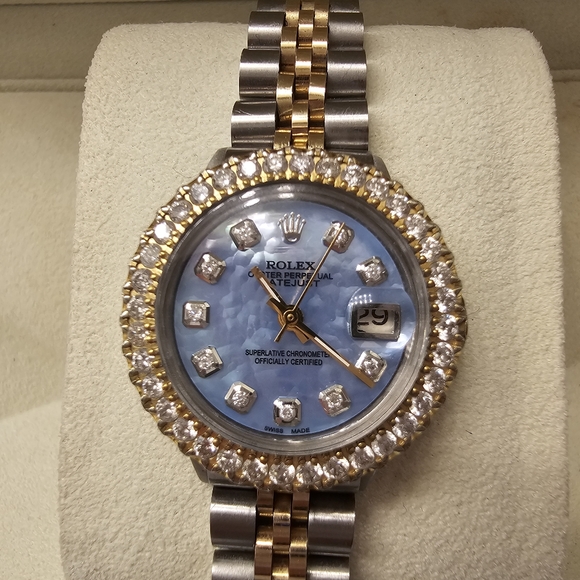 Rolex BLUE MOTHER OF PEARL DIAL & DIAMOND BeZeL - Picture 4 of 10